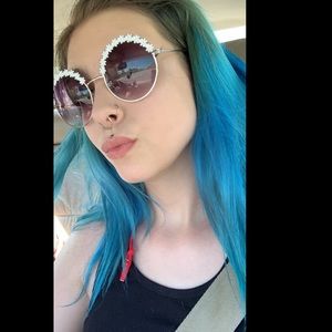 Meet your Posher, Ashley